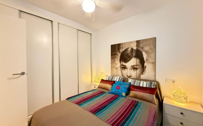Resale - Apartment -
Torrevieja - Paseo Maritimo