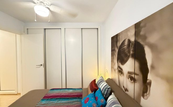 Resale - Apartment -
Torrevieja - Paseo Maritimo