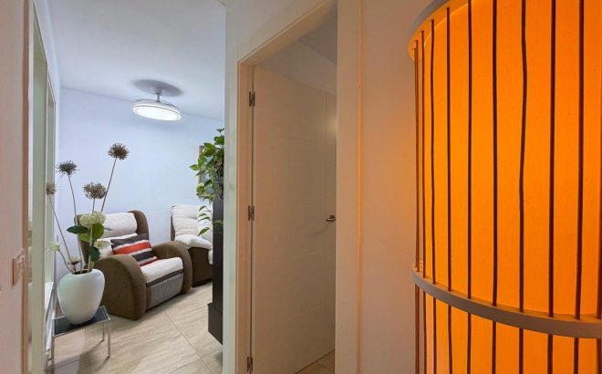 Resale - Apartment -
Torrevieja - Paseo Maritimo