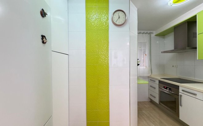 Resale - Apartment -
Torrevieja - Paseo Maritimo