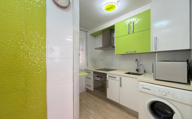 Resale - Apartment -
Torrevieja - Paseo Maritimo