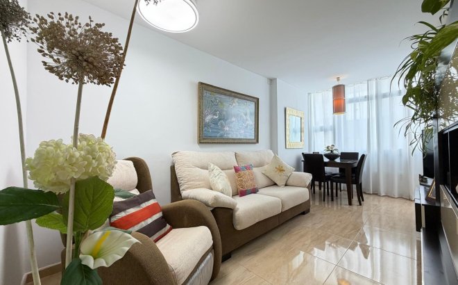 Resale - Apartment -
Torrevieja - Paseo Maritimo