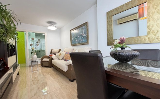 Resale - Apartment -
Torrevieja - Paseo Maritimo