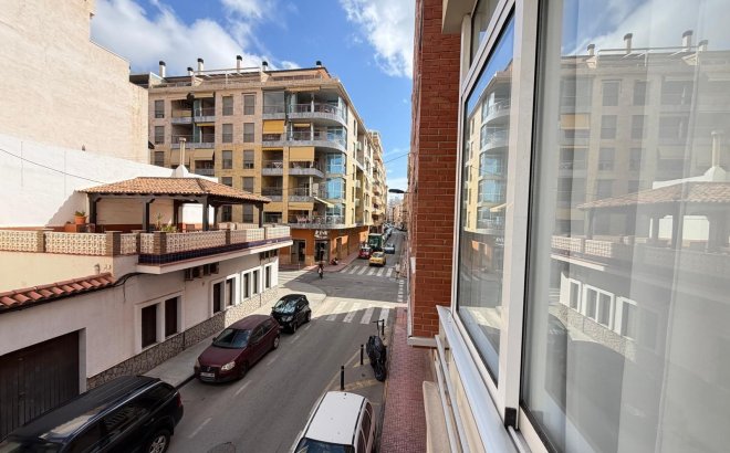 Resale - Apartment -
Torrevieja - Paseo Maritimo