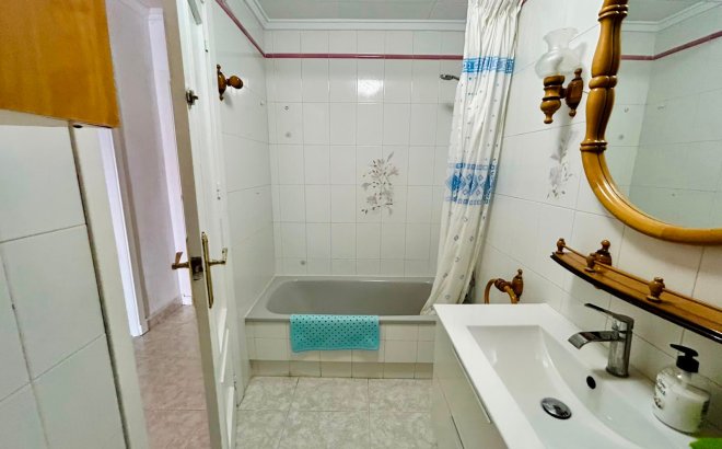 Resale - Apartment -
Torrevieja - Costa Blanca