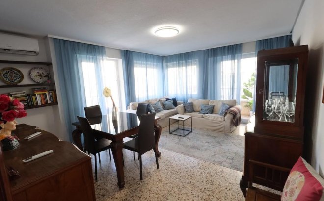 Resale - Apartment -
Torrevieja - Costa Blanca