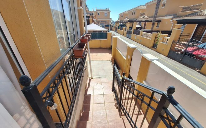 Resale - Dúplex -
Torrevieja - Aguas Nuevas