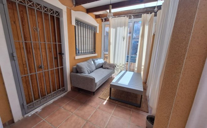 Resale - Dúplex -
Torrevieja - Aguas Nuevas