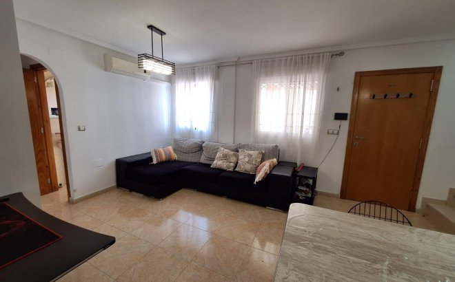 Resale - Dúplex -
Torrevieja - Aguas Nuevas