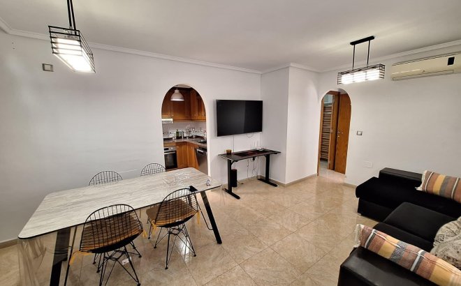Resale - Dúplex -
Torrevieja - Aguas Nuevas
