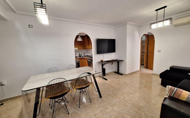 Resale - Dúplex -
Torrevieja - Aguas Nuevas