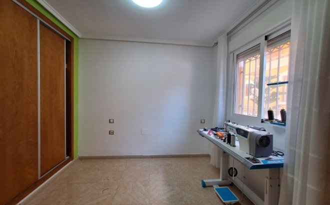 Resale - Dúplex -
Torrevieja - Aguas Nuevas