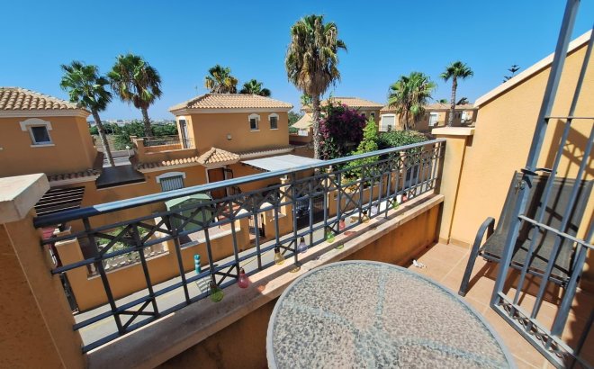 Resale - Dúplex -
Torrevieja - Aguas Nuevas