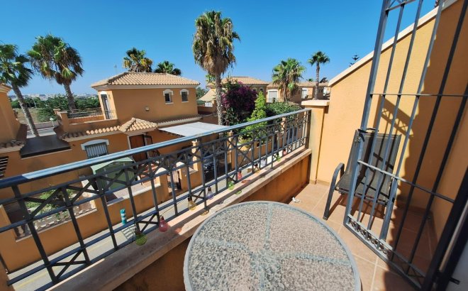 Resale - Dúplex -
Torrevieja - Aguas Nuevas