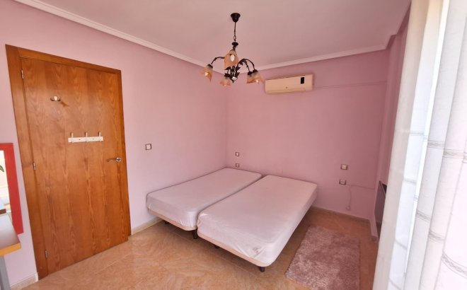 Resale - Dúplex -
Torrevieja - Aguas Nuevas