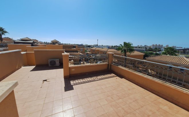 Resale - Dúplex -
Torrevieja - Aguas Nuevas