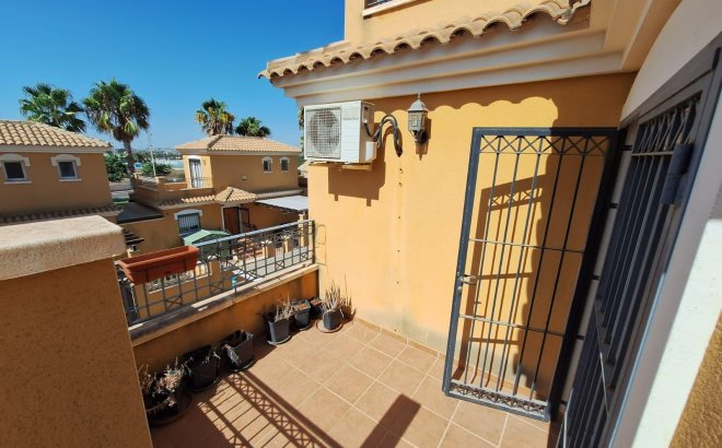 Resale - Dúplex -
Torrevieja - Aguas Nuevas