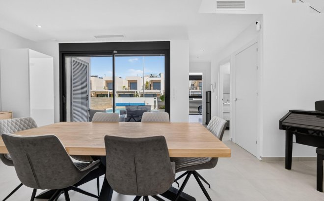 Resale - Villa -
Rojales - Benimar