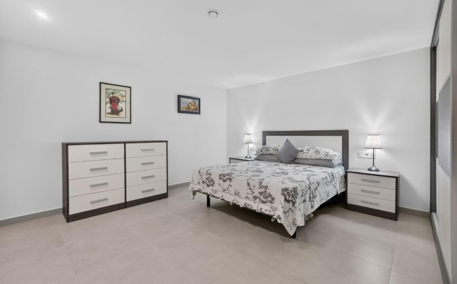 Resale - Villa -
Rojales - Benimar