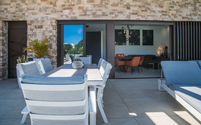 Resale - Villa -
Rojales - Inland