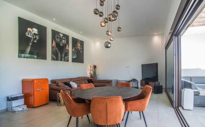 Resale - Villa -
Rojales - Inland