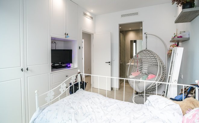 Resale - Villa -
Rojales - Inland