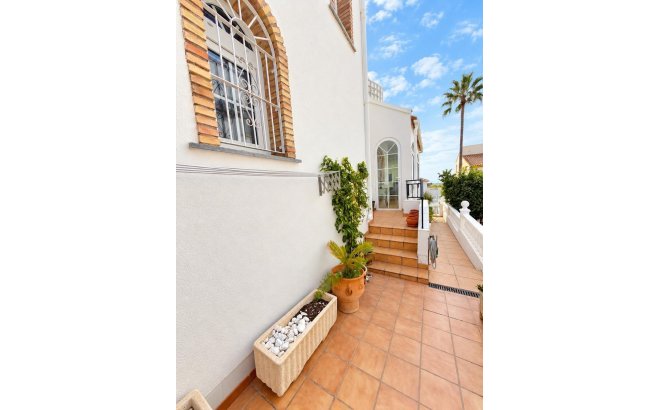 Resale - Villa -
Orihuela Costa - Costa Blanca