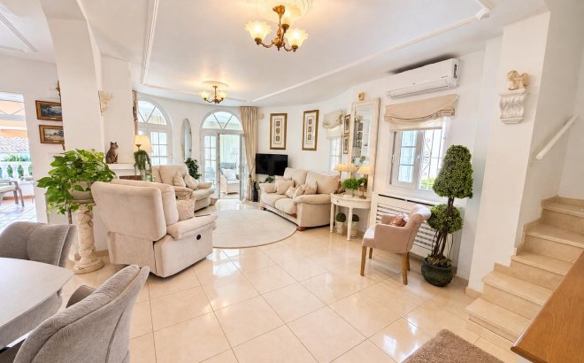 Resale - Villa -
Orihuela Costa - Costa Blanca