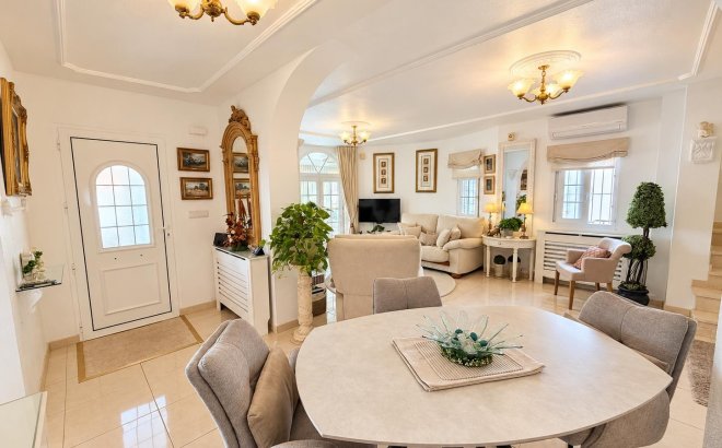 Resale - Villa -
Orihuela Costa - Costa Blanca
