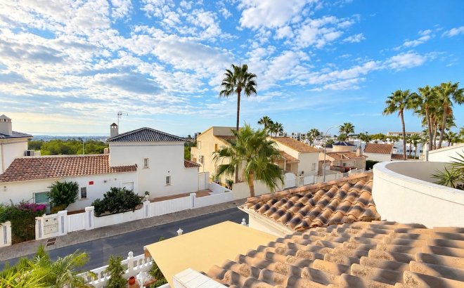 Resale - Villa -
Orihuela Costa - Costa Blanca