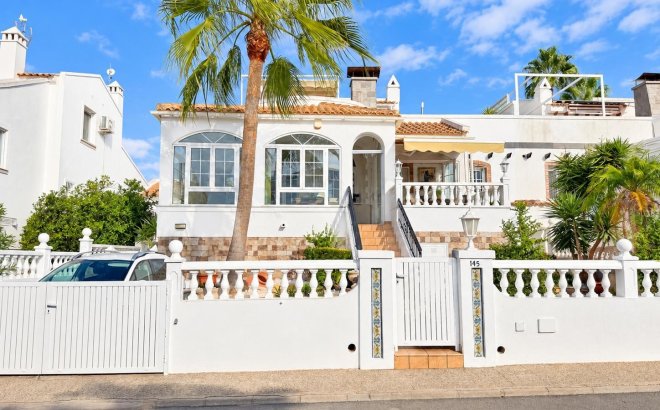 Resale - Villa -
Orihuela Costa - Costa Blanca