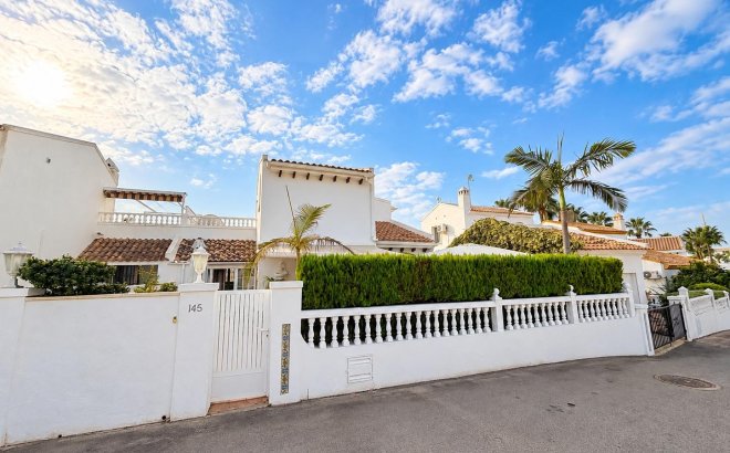Resale - Villa -
Orihuela Costa - Costa Blanca
