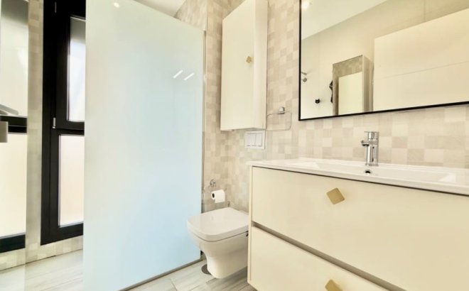 Resale - Villa -
Cabo Roig - Costa Blanca