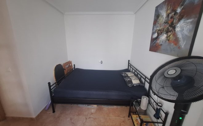 Resale - Bungalow -
Torrevieja - El Limonar