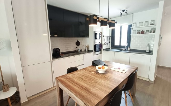 Revente - Appartement -
San Miguel de Salinas - Inland