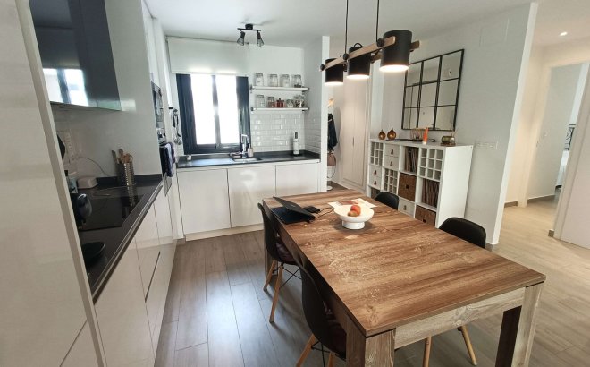 Revente - Appartement -
San Miguel de Salinas - Inland