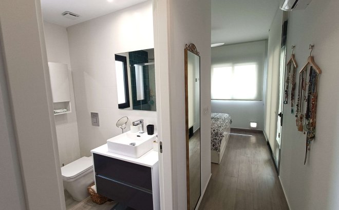 Revente - Appartement -
San Miguel de Salinas - Inland