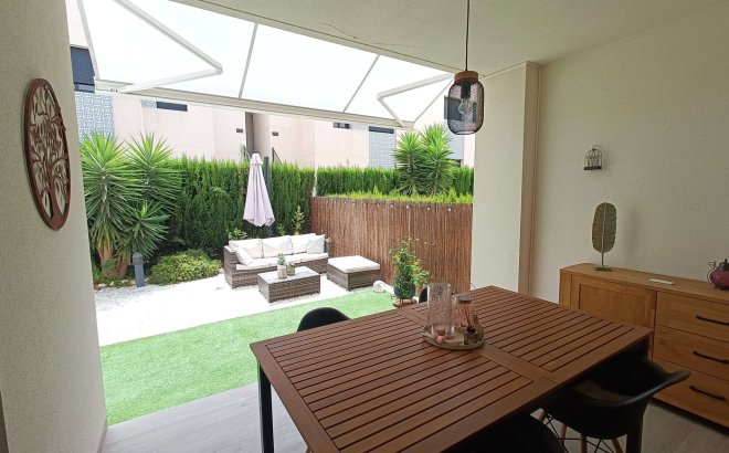 Revente - Appartement -
San Miguel de Salinas - Inland