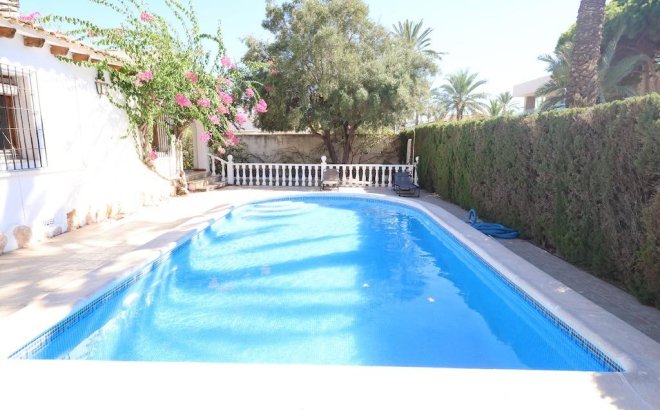 Resale - Villa -
Orihuela Costa - Costa Blanca