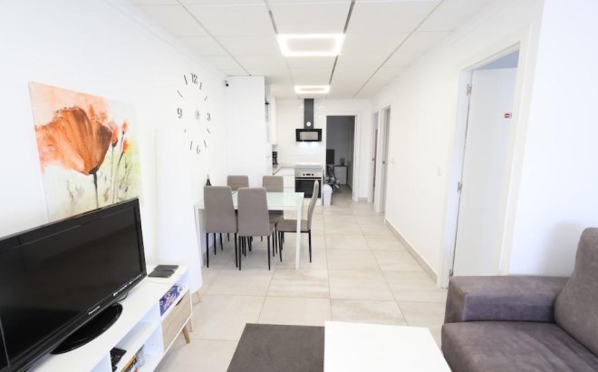 Resale - Bungalow -
Torrevieja - Costa Blanca