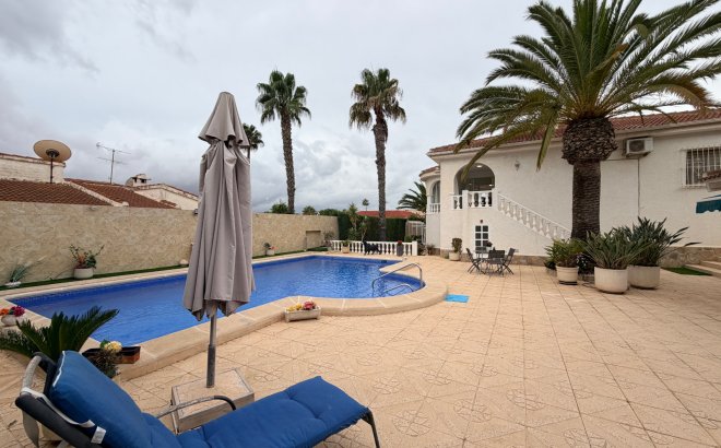 Resale - Villa -
Ciudad Quesada - Costa Blanca