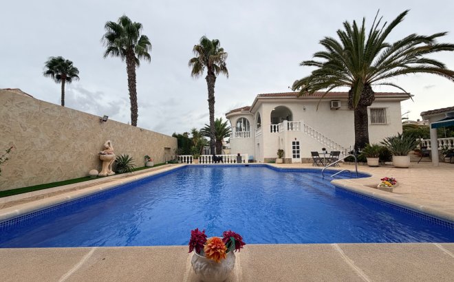 Resale - Villa -
Ciudad Quesada - Costa Blanca
