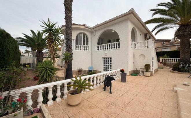 Resale - Villa -
Ciudad Quesada - Costa Blanca