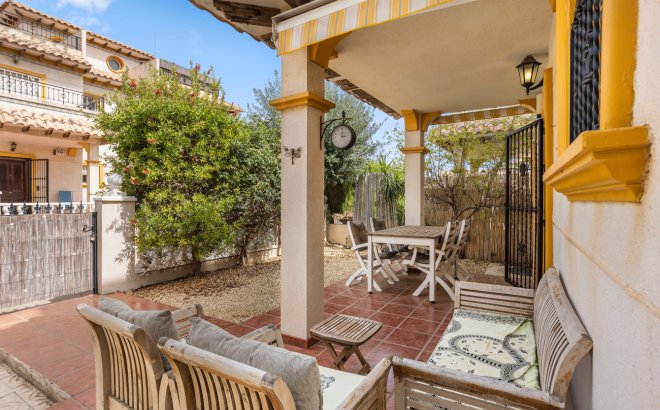Herverkoop - Semi Detached -
Lomas de Caboroig