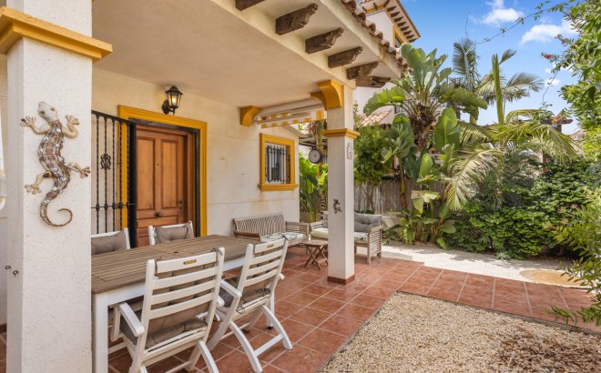 Herverkoop - Semi Detached -
Lomas de Caboroig