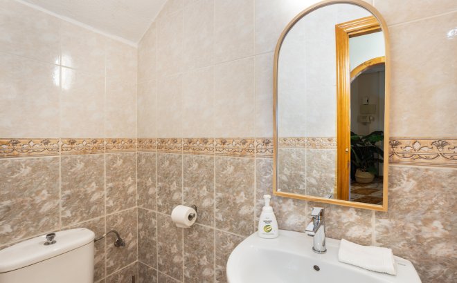 Herverkoop - Semi Detached -
Lomas de Caboroig