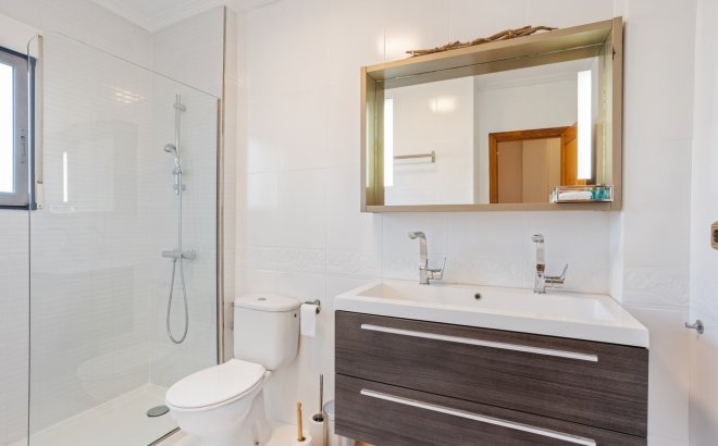 Herverkoop - Semi Detached -
Lomas de Caboroig