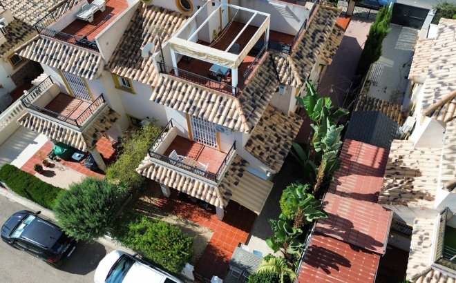 Herverkoop - Semi Detached -
Lomas de Caboroig