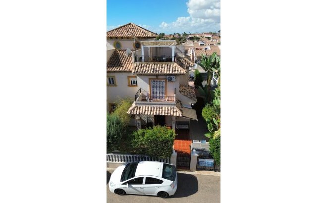 Herverkoop - Semi Detached -
Lomas de Caboroig
