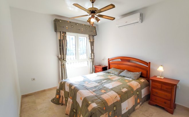 Revente - Villa -
Villamartin - Costa Blanca